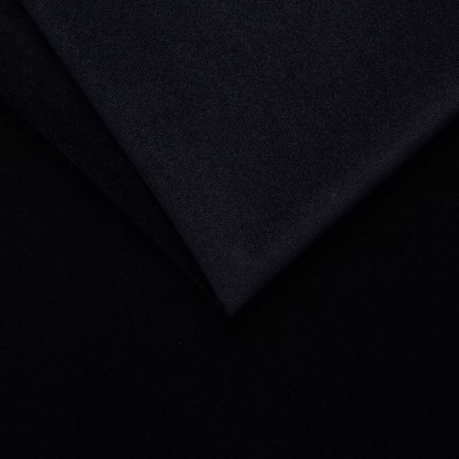 Royal_Velvet_22_Black